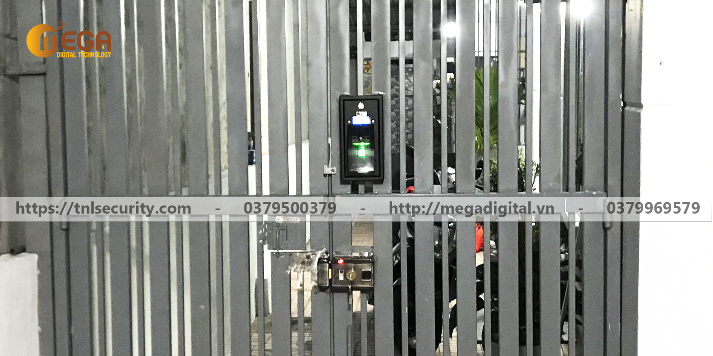 Cong-trinh-lap-khoa-cong-van-tay-Plus-RV1-cho-cong-sat-hai-canh-tai-Thu-Duc